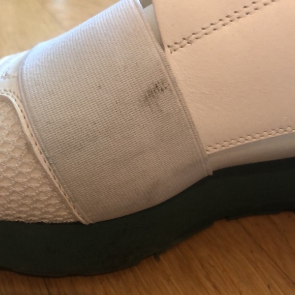 Balenciaga Race Runner Sneakers, Women’s size 38, White - Picture 6 of 10